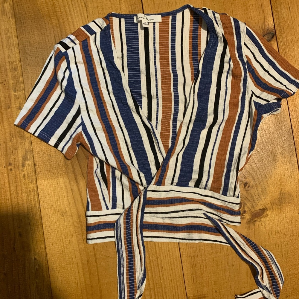 Cutest tie crop top!